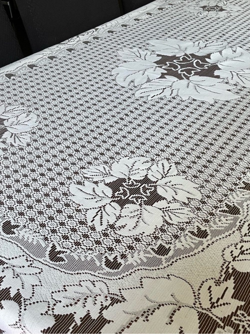 Classic White Lace Ivy Pattern Kitchen Tablecloth 62 x 97